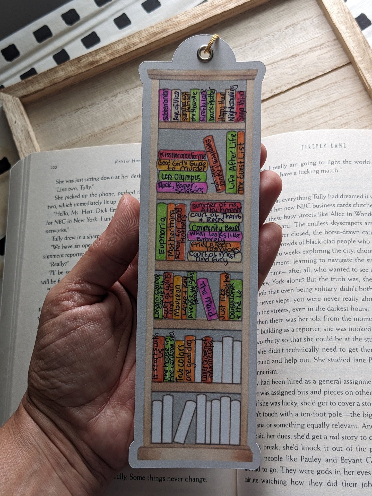 Bookshelf Book Tracker Bookmark - Reading Log for Bookworms