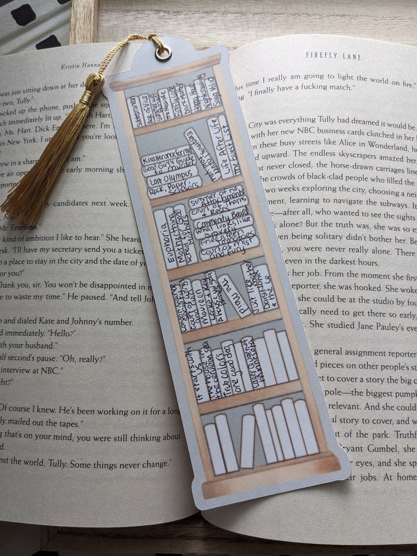 Bookshelf Book Tracker Bookmark - Reading Log for Bookworms